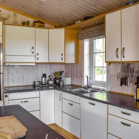 Holiday home Stunning In With Kitchen